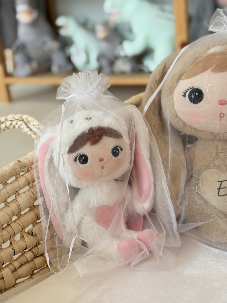 Biały woreczek prezentowy z organzy – rozmiar M (30 × 40 cm) - obrazek 3