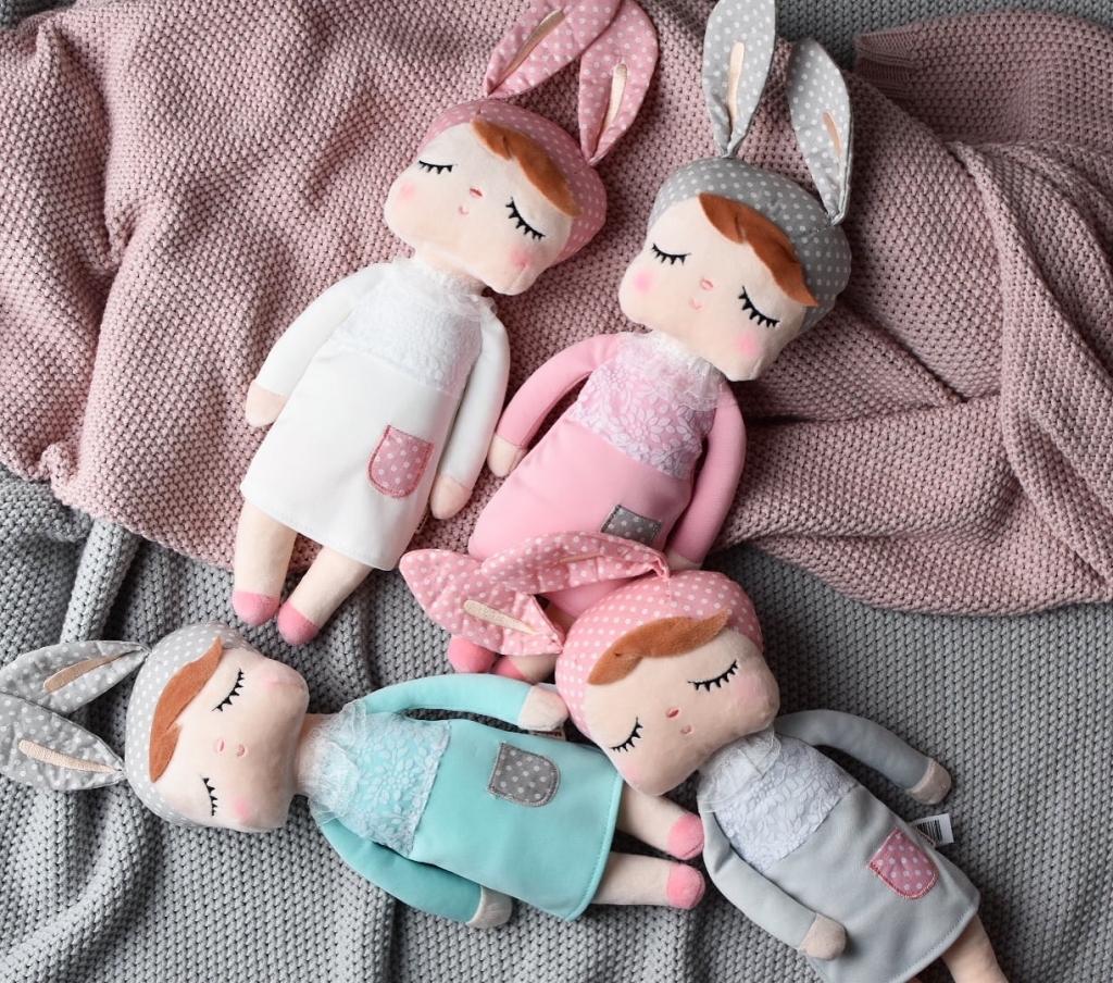 Lalka Metoo w białej sukience - obrazek 9