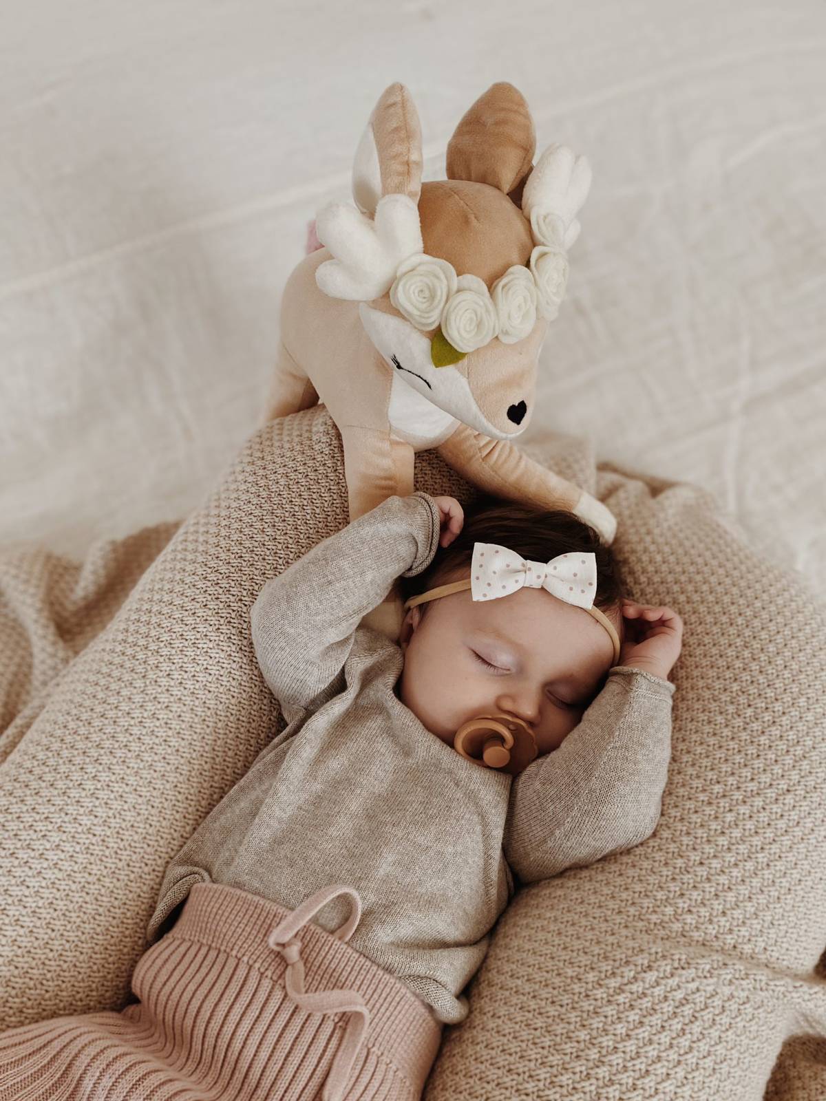 Pluszowa Sarenka z kremowym wianuszkiem - Duża - obrazek 22