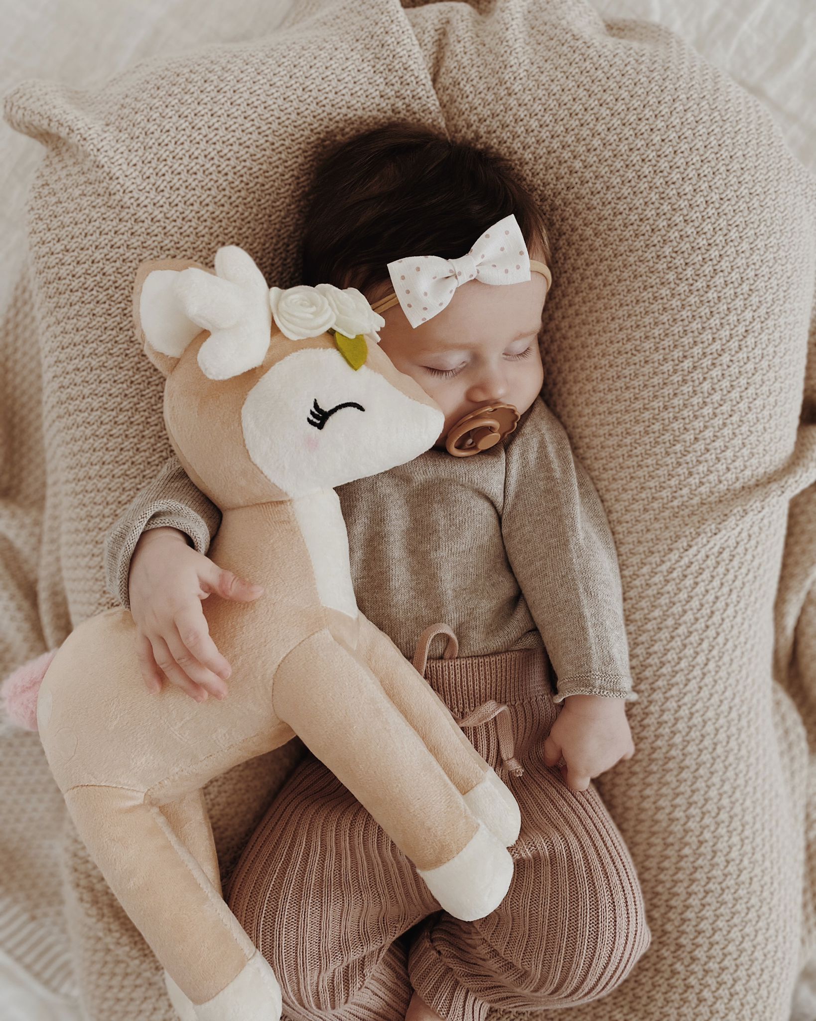 Pluszowa Sarenka z kremowym wianuszkiem - Duża - obrazek 9