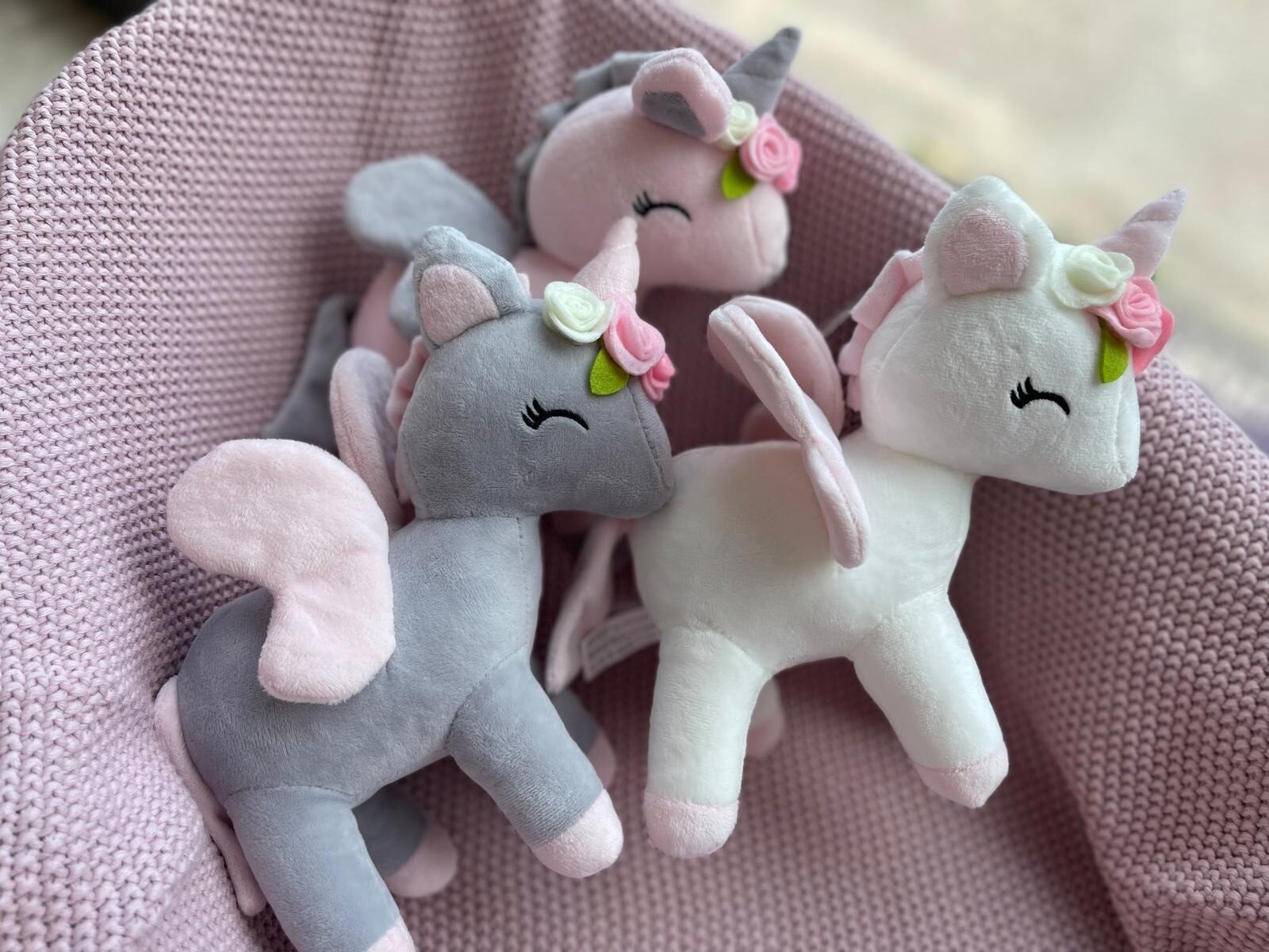 Pluszowy Jednorożec z wianuszkiem rozmiar M- Szaro/Różowy - obrazek 11