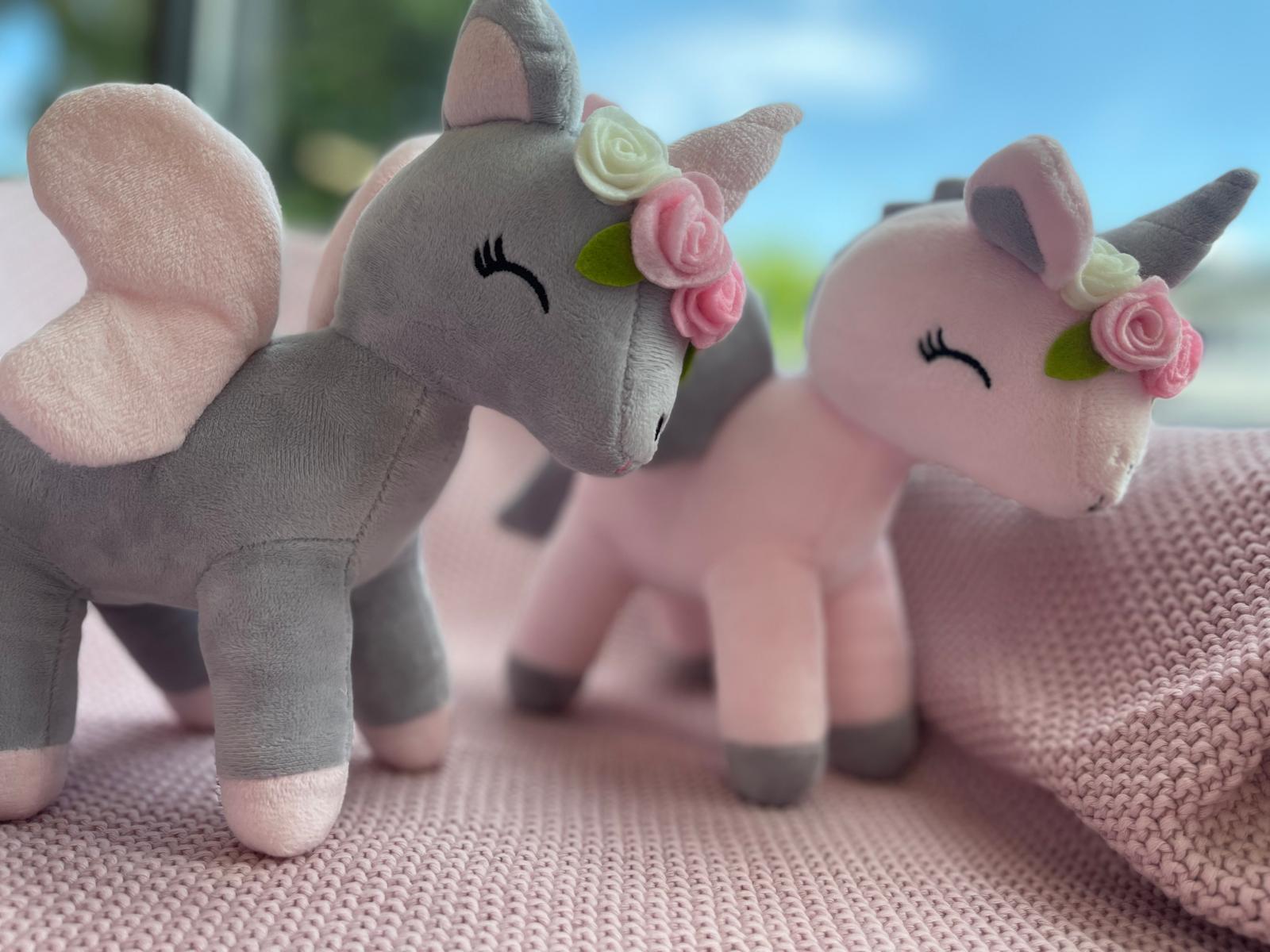 Pluszowy Jednorożec z wianuszkiem rozmiar M- Szaro/Różowy - obrazek 5