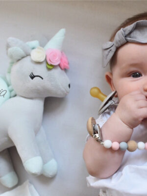 Pluszowy Jednorożec z wianuszkiem rozmiar M- Szaro/miętowy